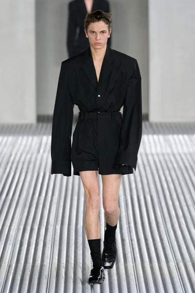Look 1